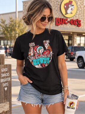 Buc-ees You Had Me At Howdy Horseshoe Beaver Black T-Shirt Size Medium